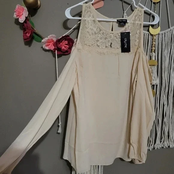 NWT City Chic Natalia Top in Buff, Cold-Shoulder, Lace Detail, Flowy, Size 16. - Picture 3 of 7